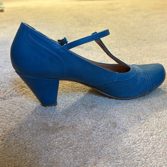 Excellent preowned condition Chelsea Crew Malibu heels in blue size 41 *RARE* - Picture 5 of 5